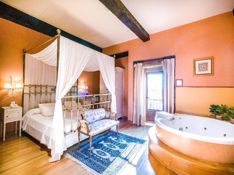 Hotel Palacio Garcia Quijano Corrales De Buelna Room photo