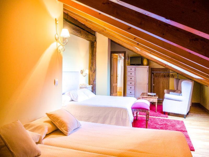Hotel Palacio Garcia Quijano Corrales De Buelna Room photo